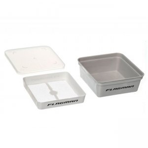 Коробка для наживки F-fishing с ситом и крышкой, 13.5х13.5х5.5см Коробка для наживки F-fishing с ситом и крышкой, 13.5х13.5х5.5см